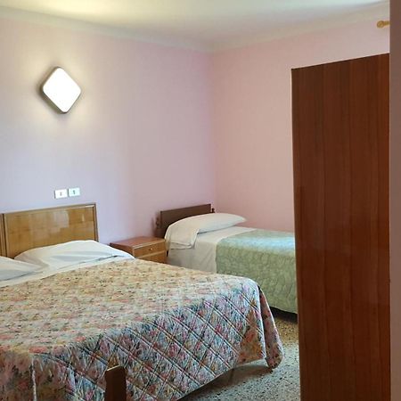 Albergo Ristorante Gualtieri Barberino di Mugello Zimmer foto