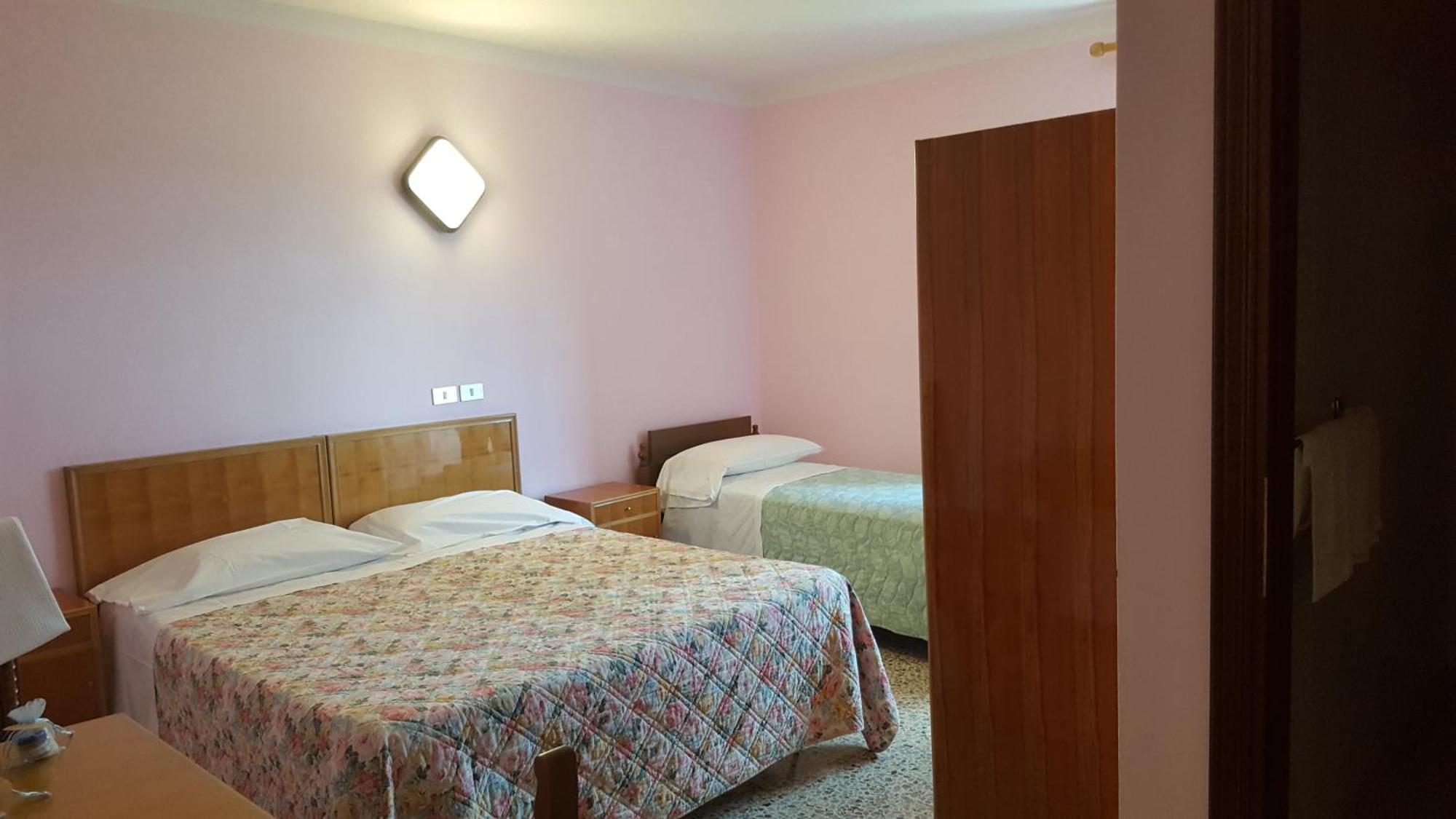 Albergo Ristorante Gualtieri Barberino di Mugello Zimmer foto