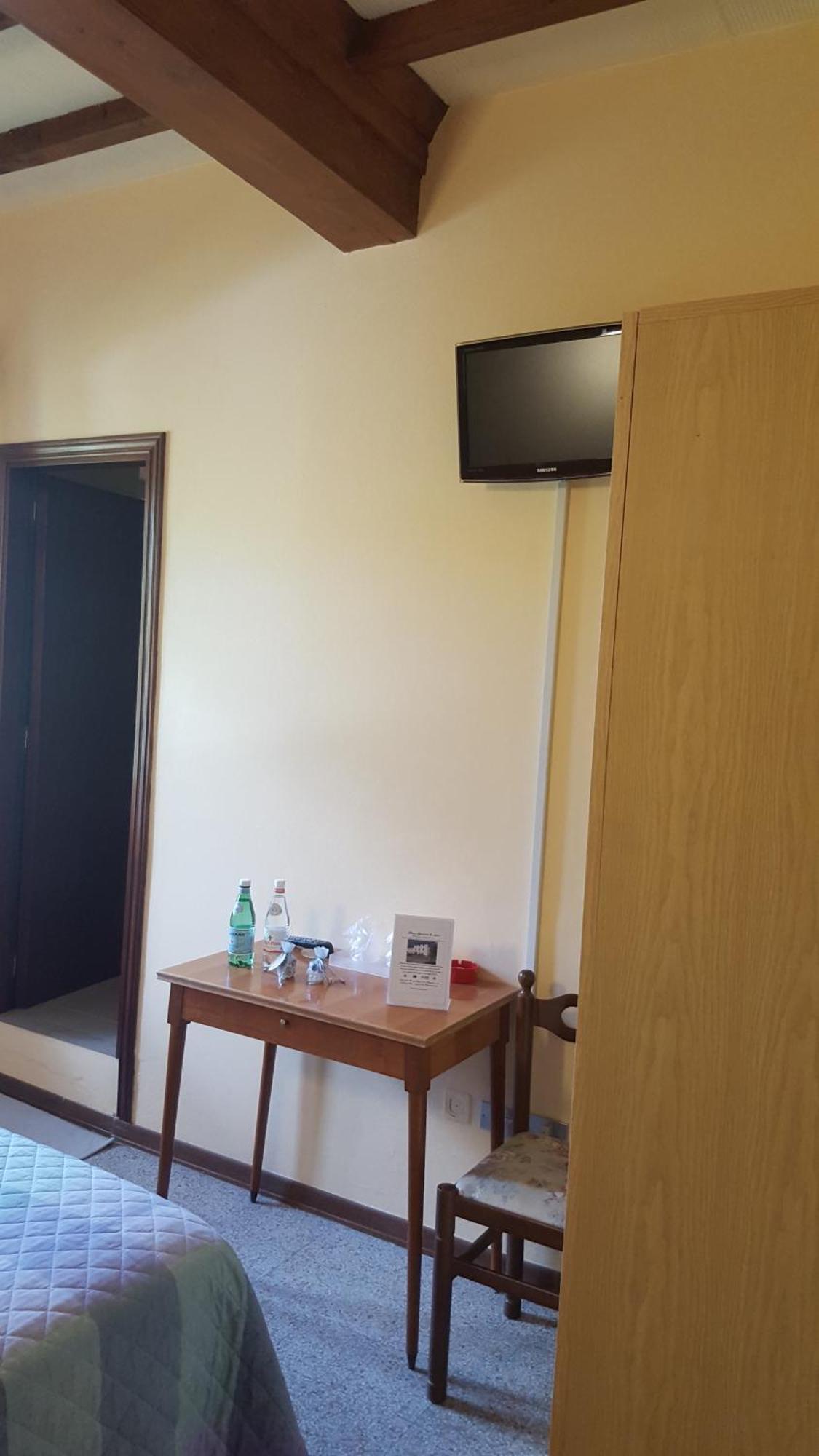 Albergo Ristorante Gualtieri Barberino di Mugello Zimmer foto