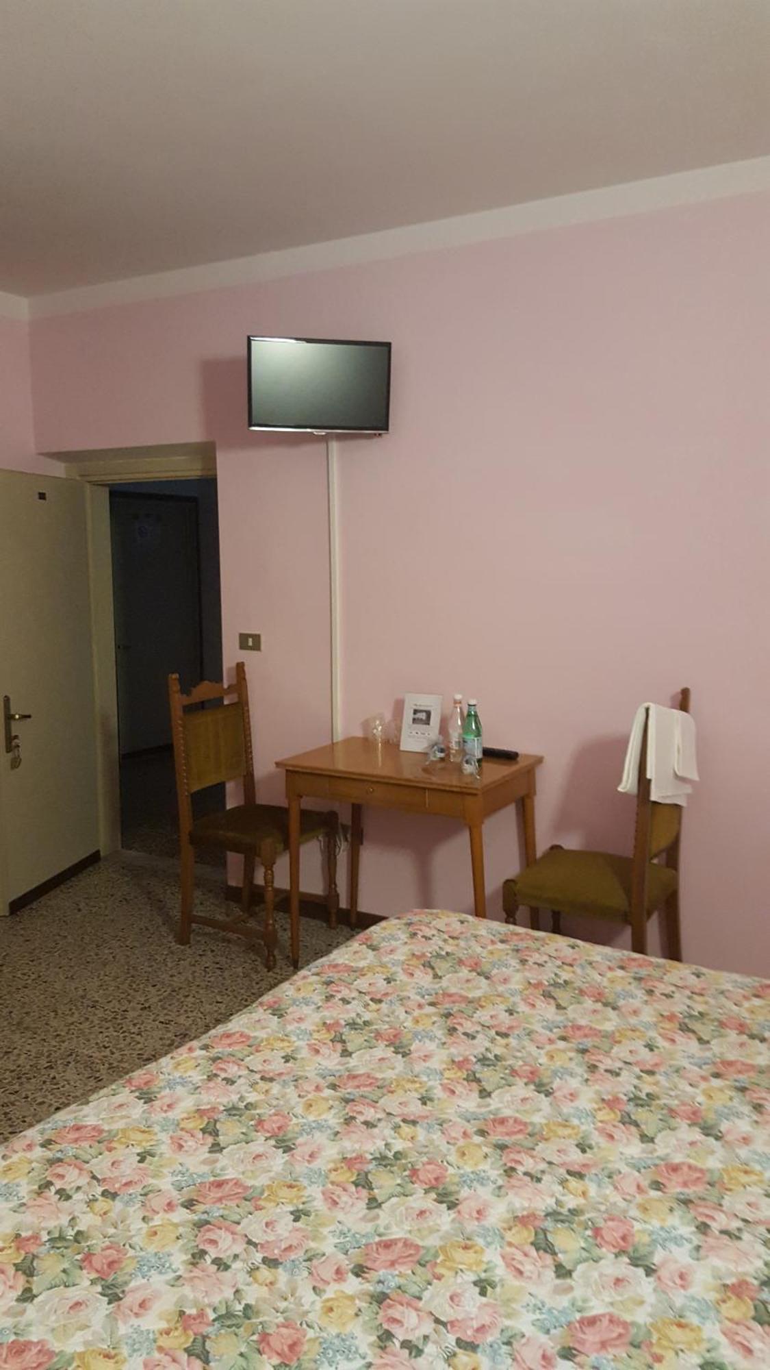 Albergo Ristorante Gualtieri Barberino di Mugello Zimmer foto