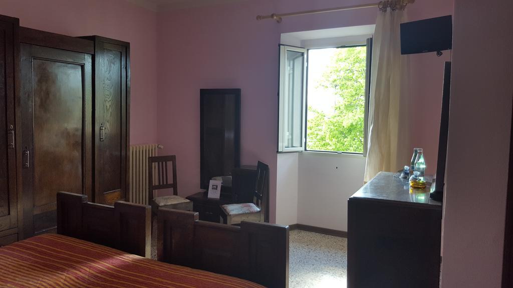 Albergo Ristorante Gualtieri Barberino di Mugello Zimmer foto